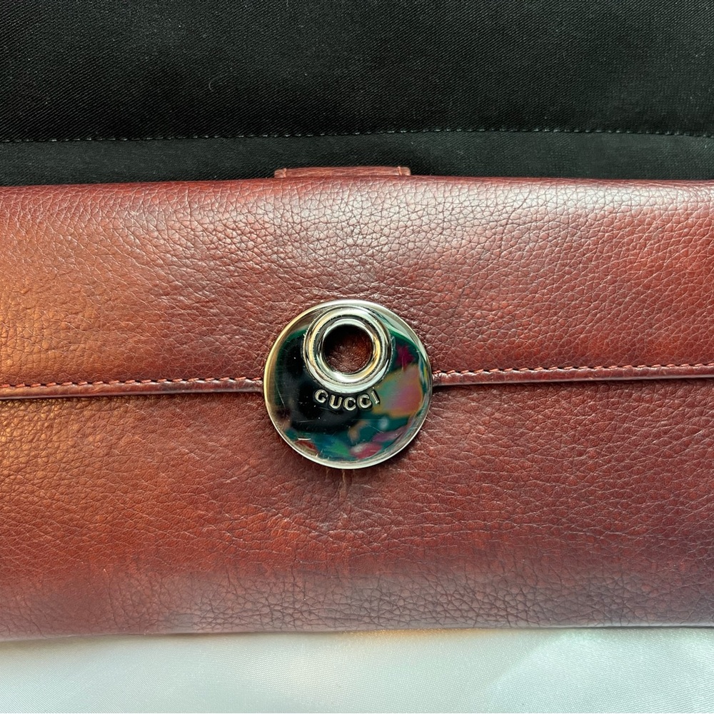 Lovely Gorgeous authentic Gucci deep brown leather wallet